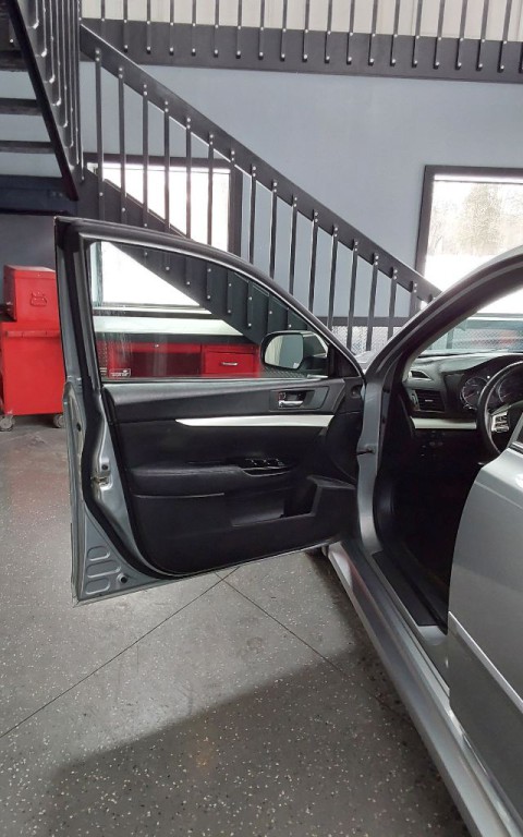 2013 Subaru Legacy Image 14