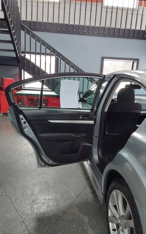 2013 Subaru Legacy Image 16