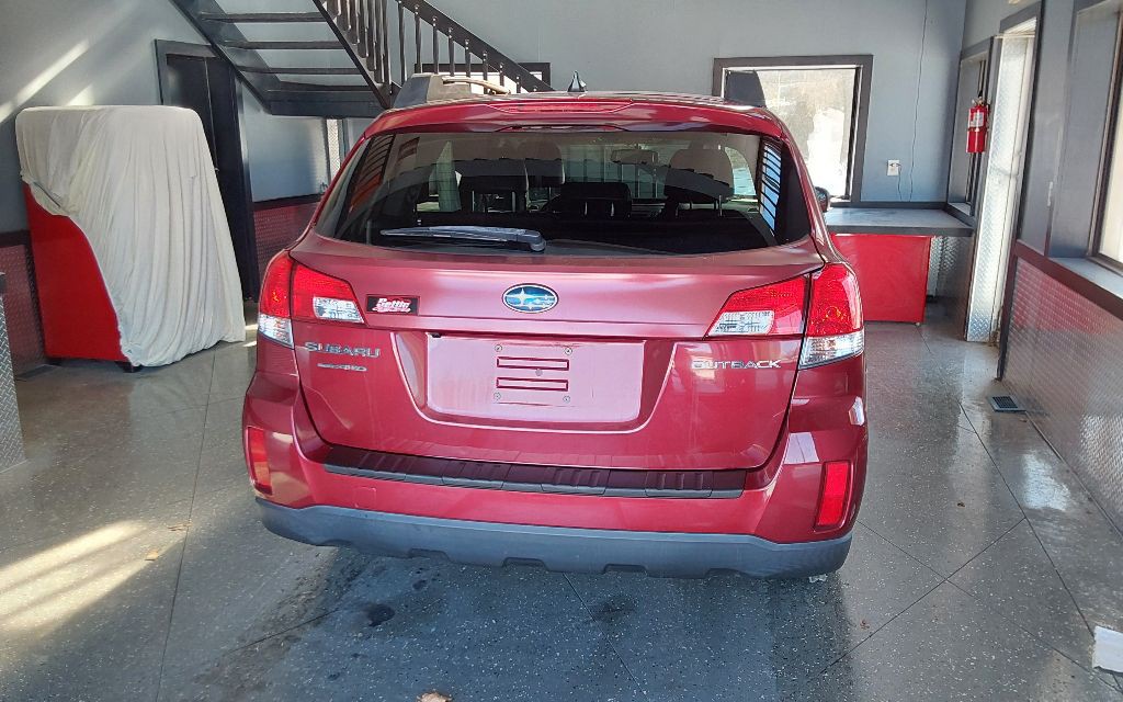 2013 Subaru Outback Image 10