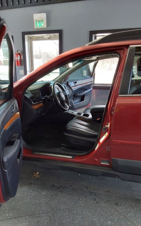 2013 Subaru Outback Image 15