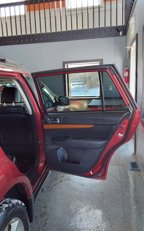 2013 Subaru Outback Image 16