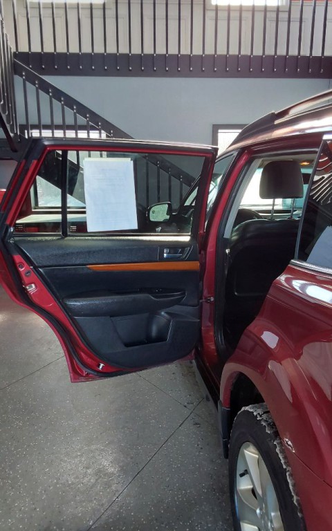 2013 Subaru Outback Image 18