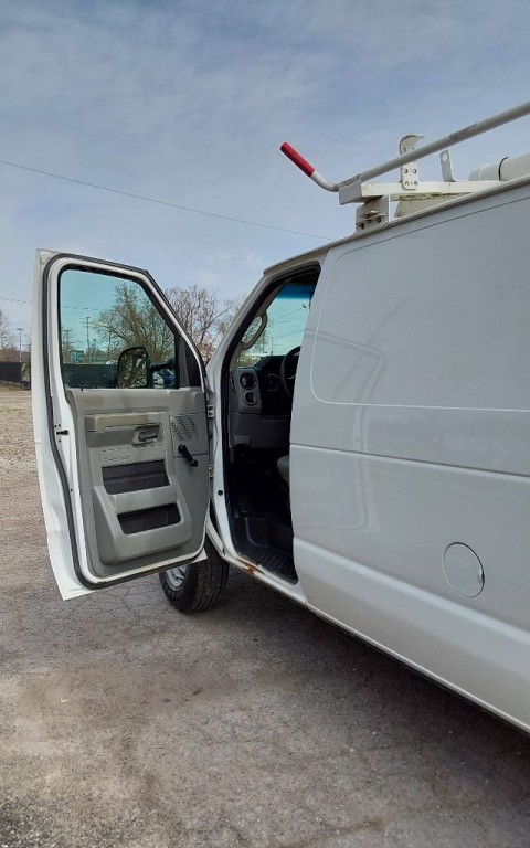 2014 Ford Econoline Image 8