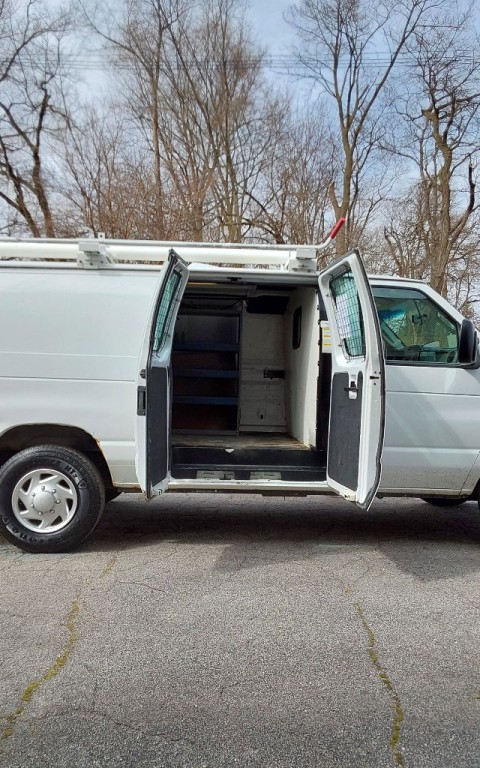 2014 Ford Econoline Image 10