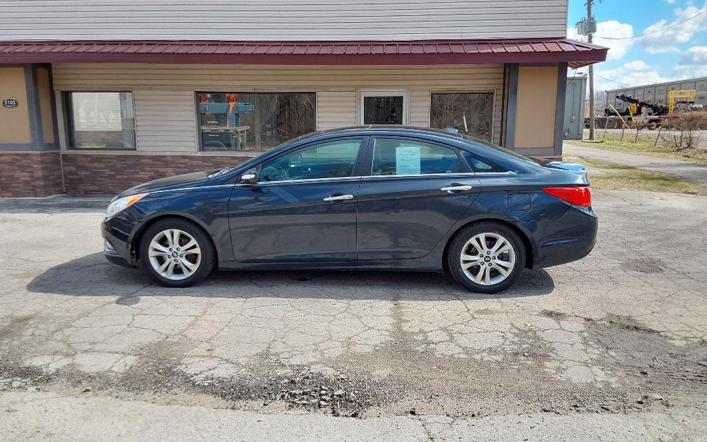 2011 Hyundai Sonata Image 1