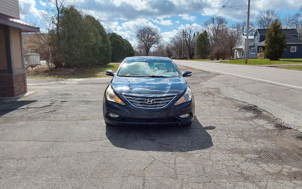 2011 Hyundai Sonata Image 3