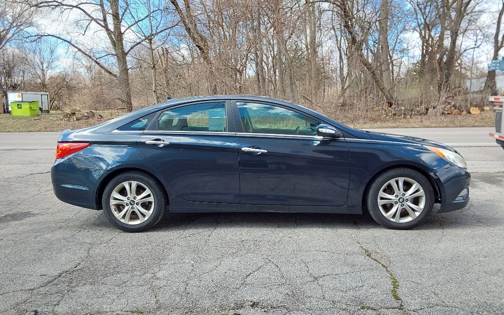 2011 Hyundai Sonata Image 4