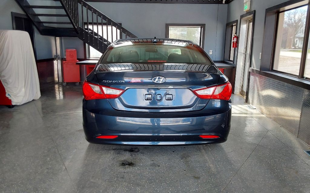 2011 Hyundai Sonata Image 9