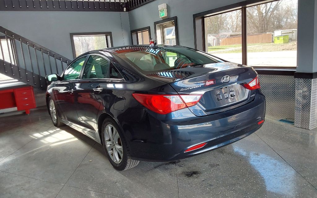 2011 Hyundai Sonata Image 10