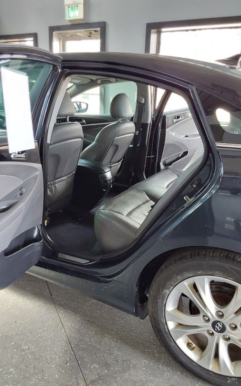 2011 Hyundai Sonata Image 18