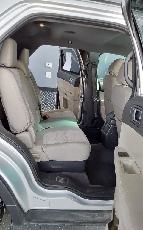 2013 Ford Explorer Image 17