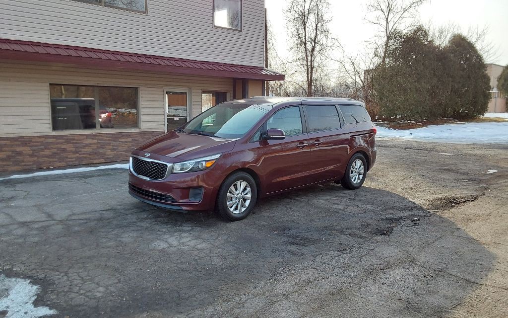 2016 Kia Sedona Image 2