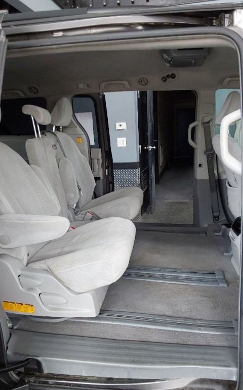 2011 Toyota Sienna Image 30