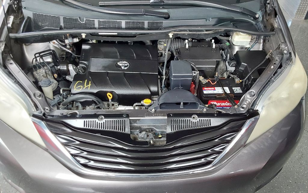 2011 Toyota Sienna Image 34