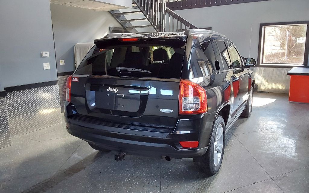2012 Jeep Compass Image 10
