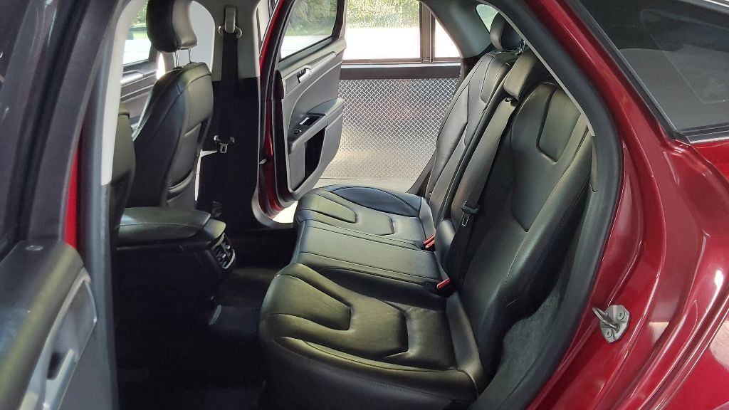 2016 Ford Fusion Image 17