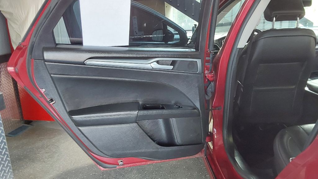 2016 Ford Fusion Image 18