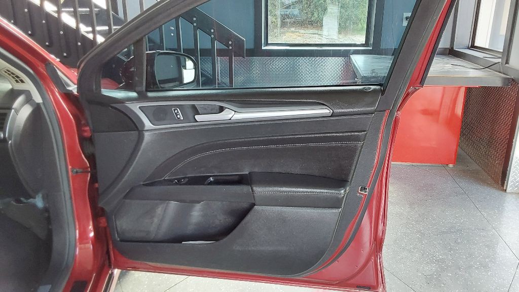 2016 Ford Fusion Image 21