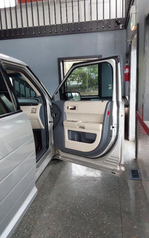 2009 Ford Flex Image 12