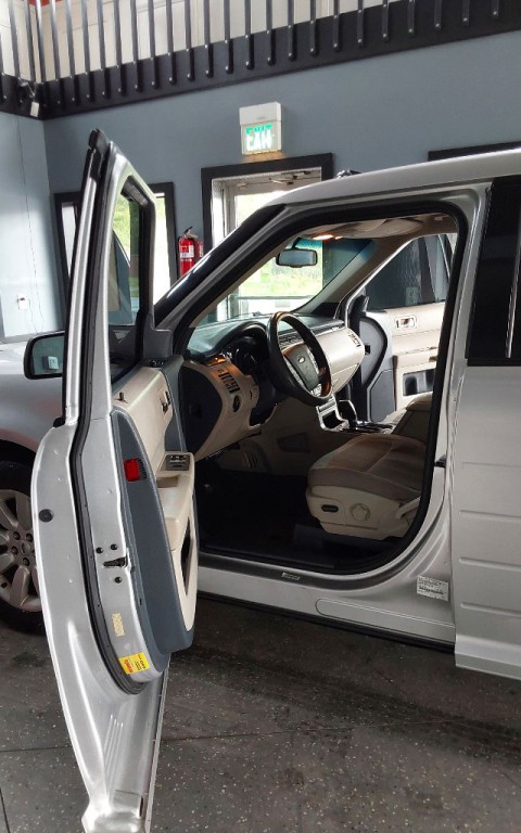 2009 Ford Flex Image 14