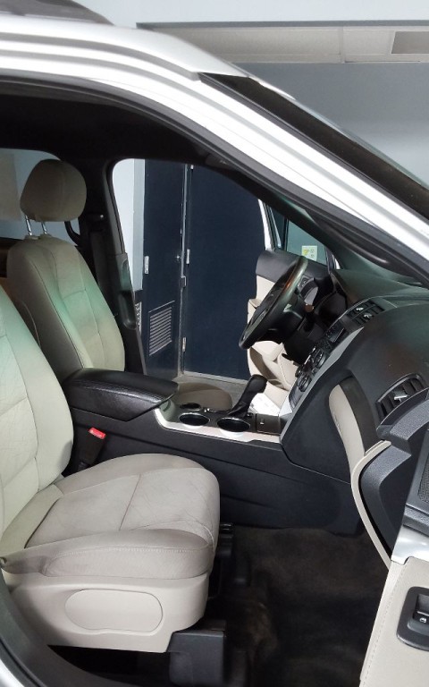 2013 Ford Explorer Image 12