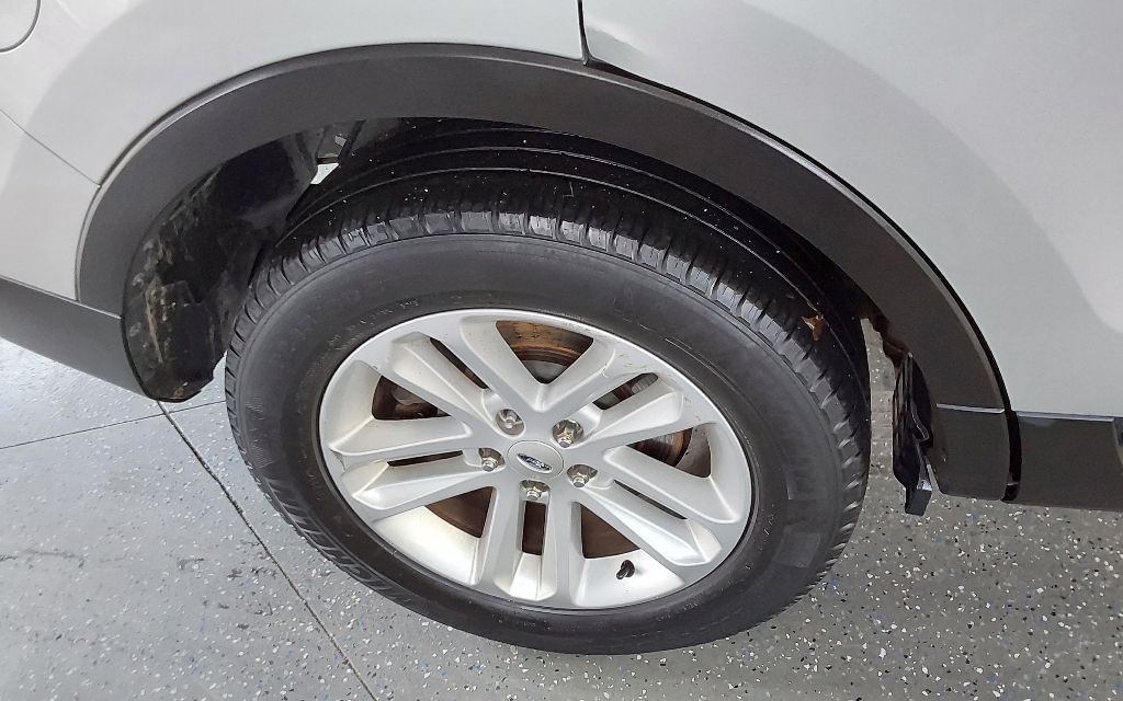 2013 Ford Explorer Image 21