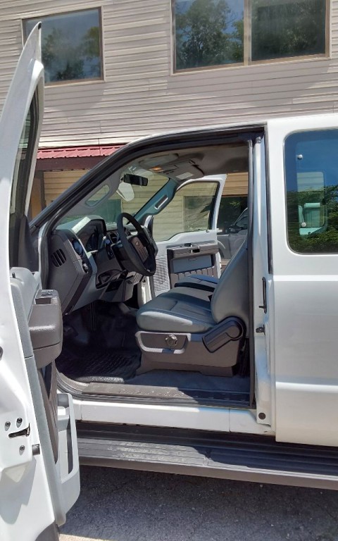 2011 Ford F-350 Image 8