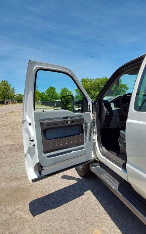 2011 Ford F-350 Image 9