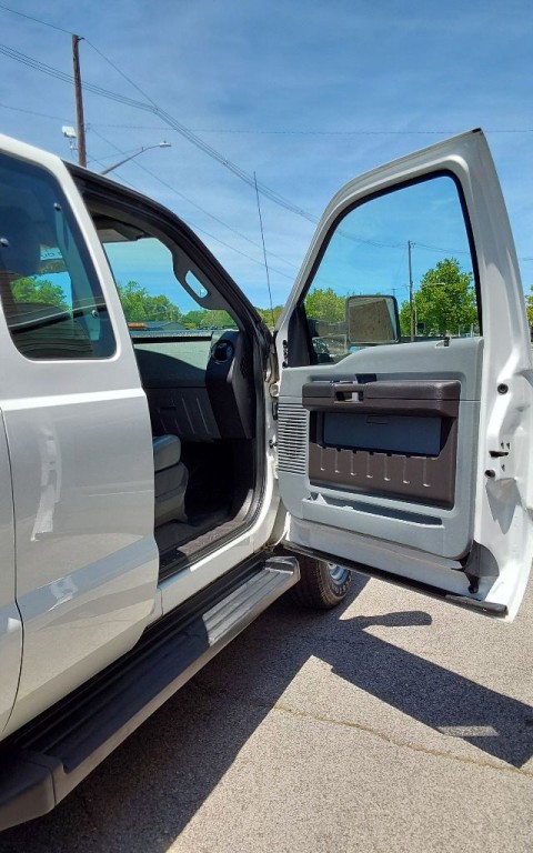 2011 Ford F-350 Image 11