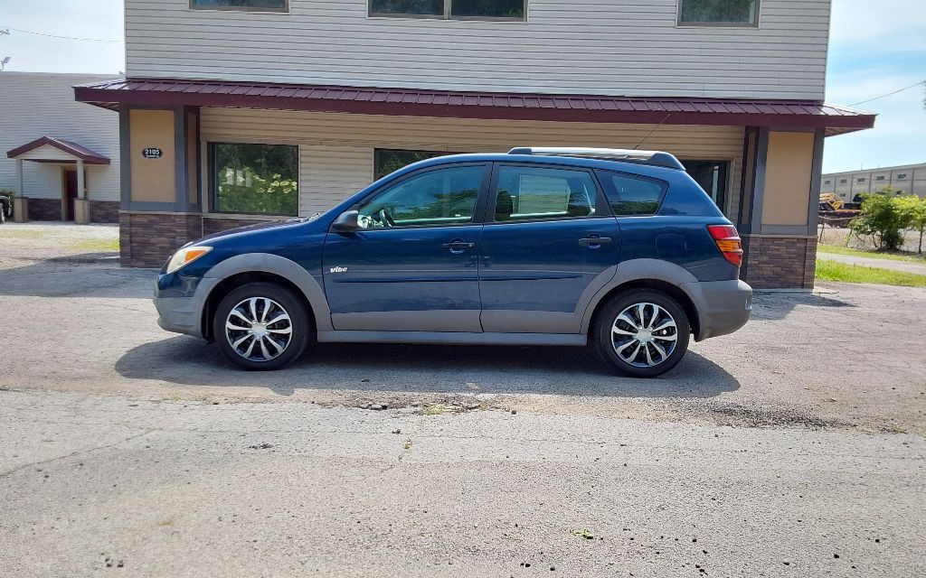 2005 Pontiac Vibe Image 1
