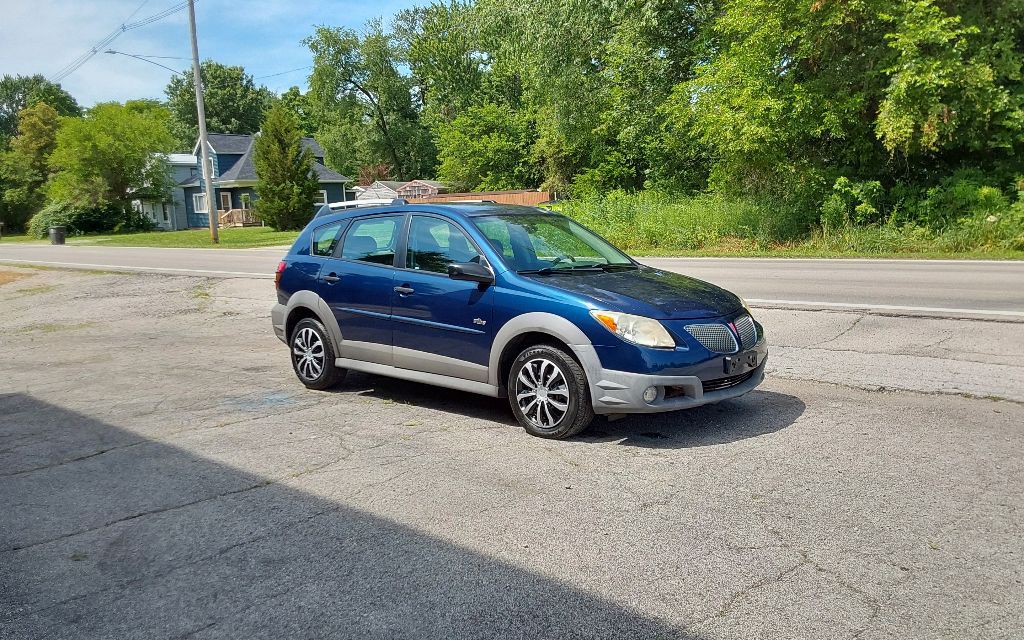2005 Pontiac Vibe Image 2