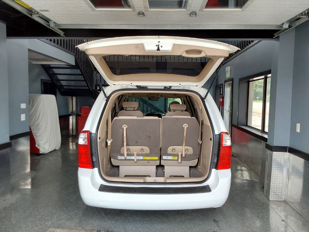 2008 Kia Sedona Image 17