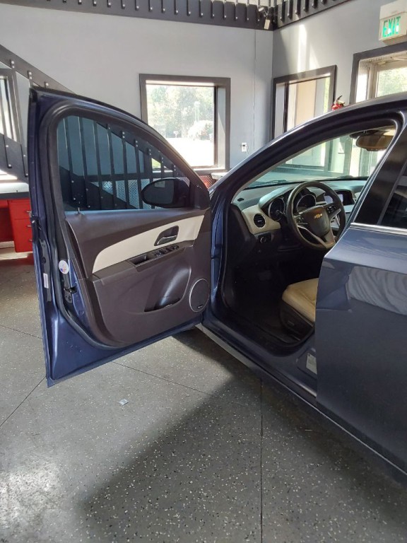 2013 Chevrolet Cruze Image 17