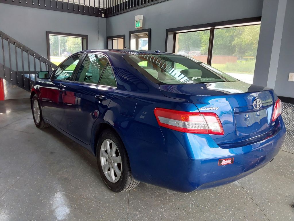 2011 Toyota Camry Image 9