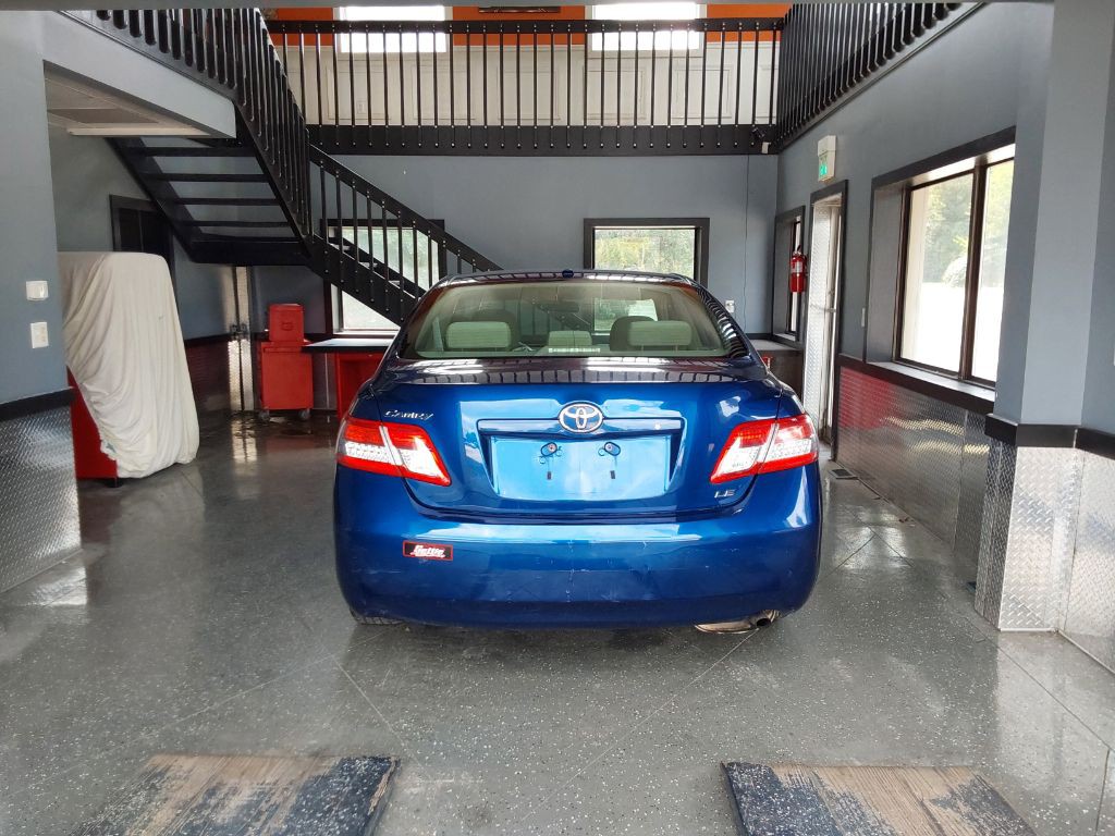 2011 Toyota Camry Image 10