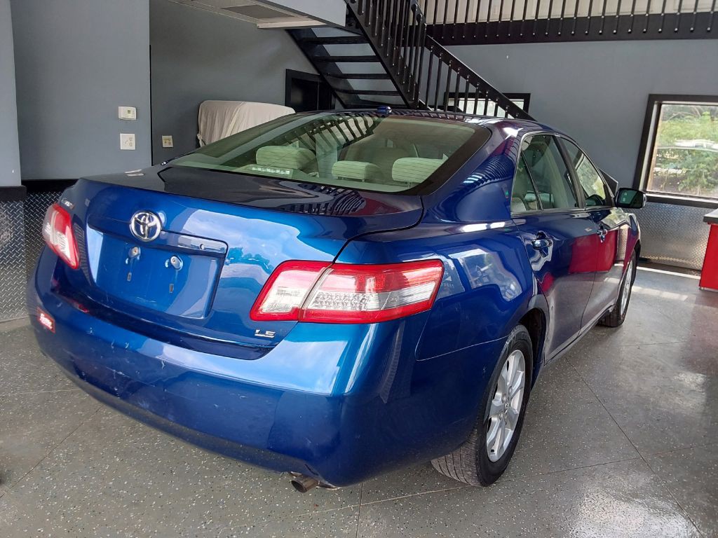 2011 Toyota Camry Image 11