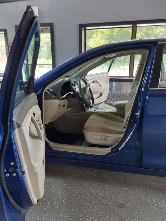 2011 Toyota Camry Image 15