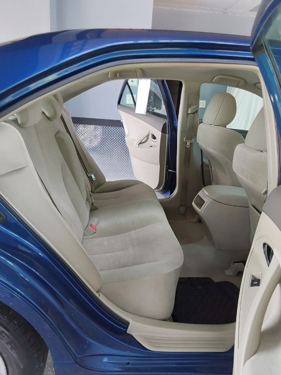 2011 Toyota Camry Image 19
