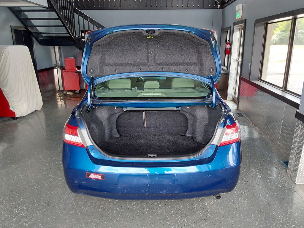 2011 Toyota Camry Image 20