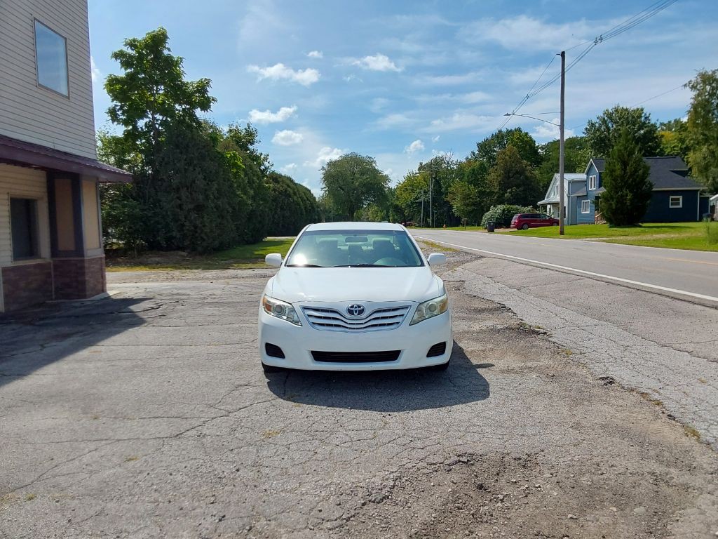 2011 Toyota Camry Image 3