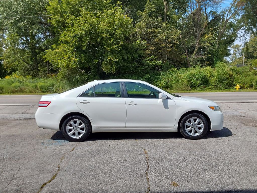 2011 Toyota Camry Image 5