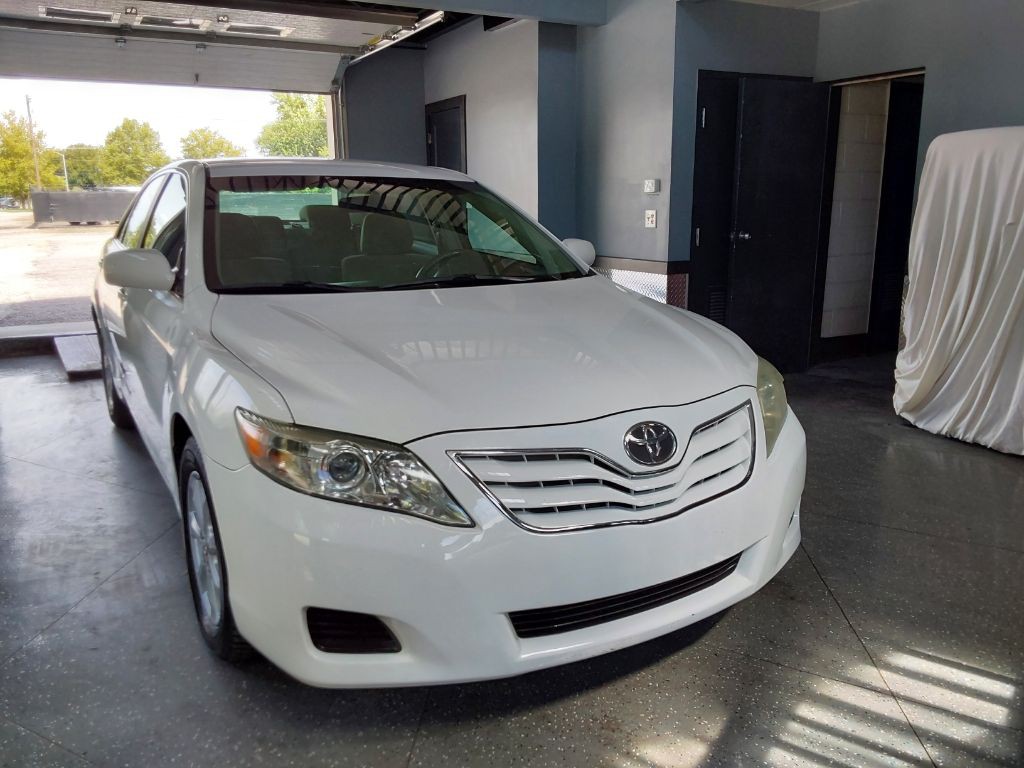 2011 Toyota Camry Image 7