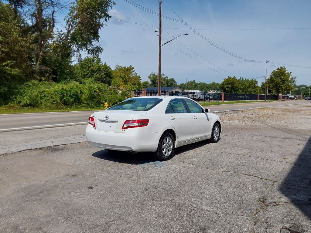 2011 Toyota Camry Image 9