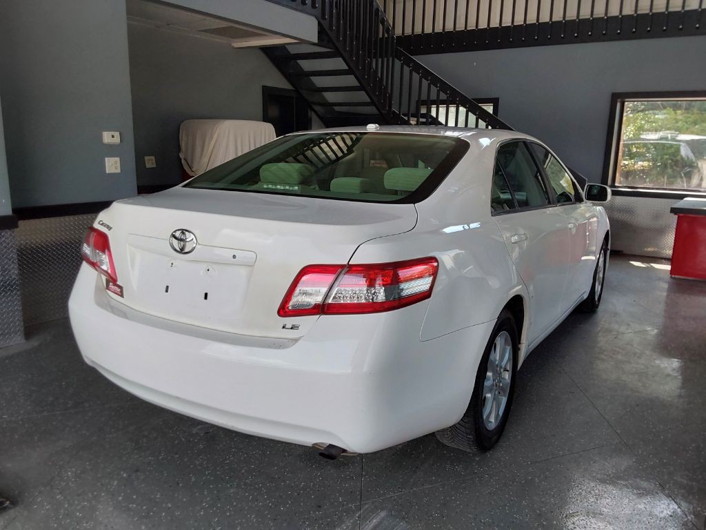 2011 Toyota Camry Image 11