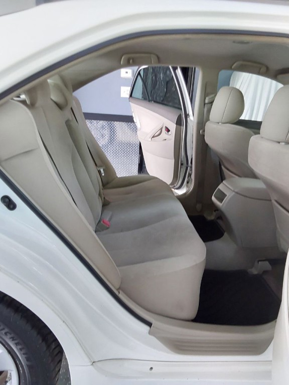 2011 Toyota Camry Image 18