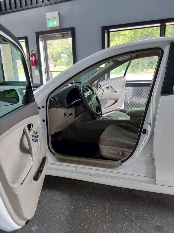 2011 Toyota Camry Image 20