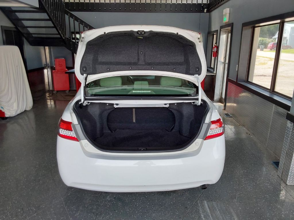 2011 Toyota Camry Image 21