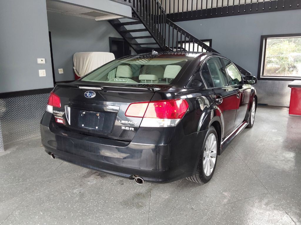 2011 Subaru Legacy Image 9