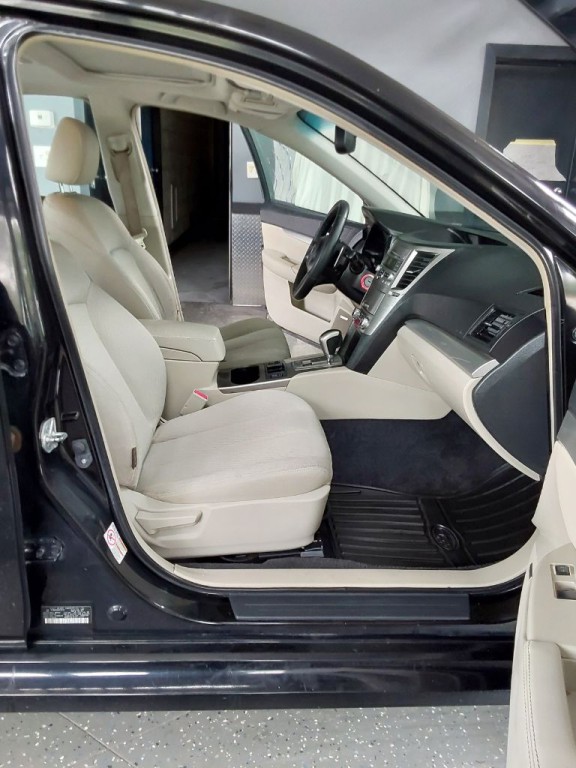 2011 Subaru Legacy Image 13