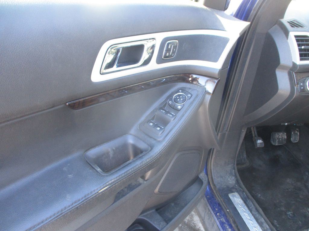 2015 Ford Explorer Image 9